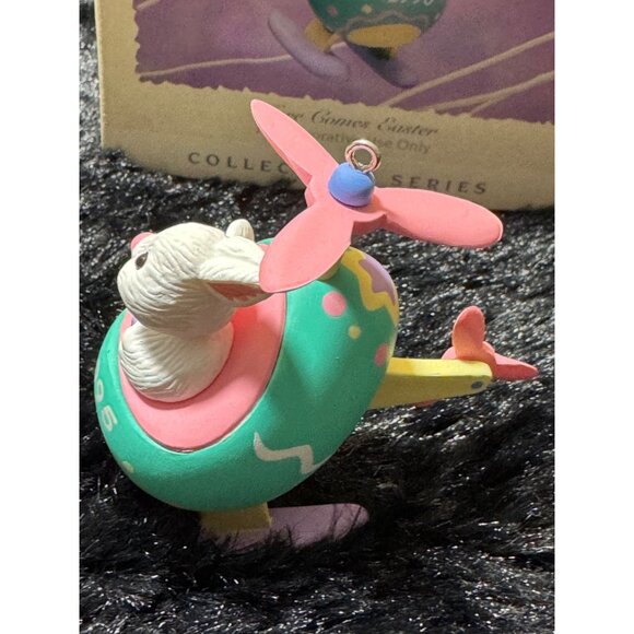 Hallmark 1995 Keepsake Ornament Here Comes Easter Bunny & Chick Helicopter - Picture 3 of 8